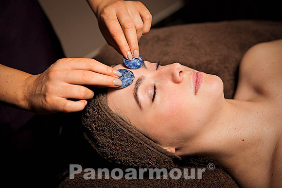 Stone Facial Massage www.eve-spa.co.uk